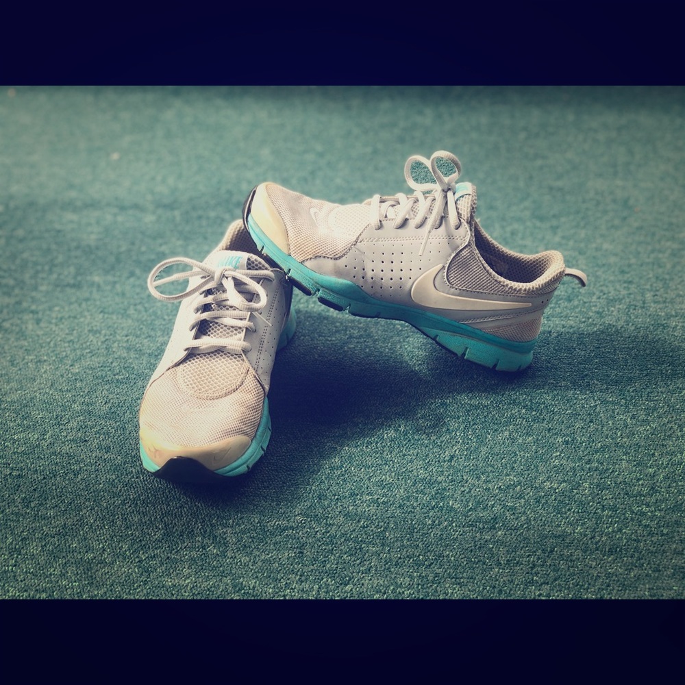 Nike size 7 running shoes